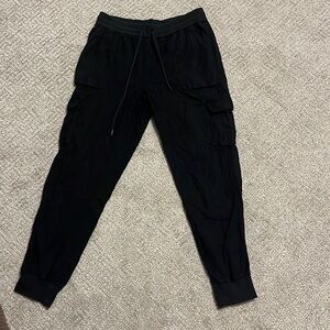 Black aritzia cargo pants